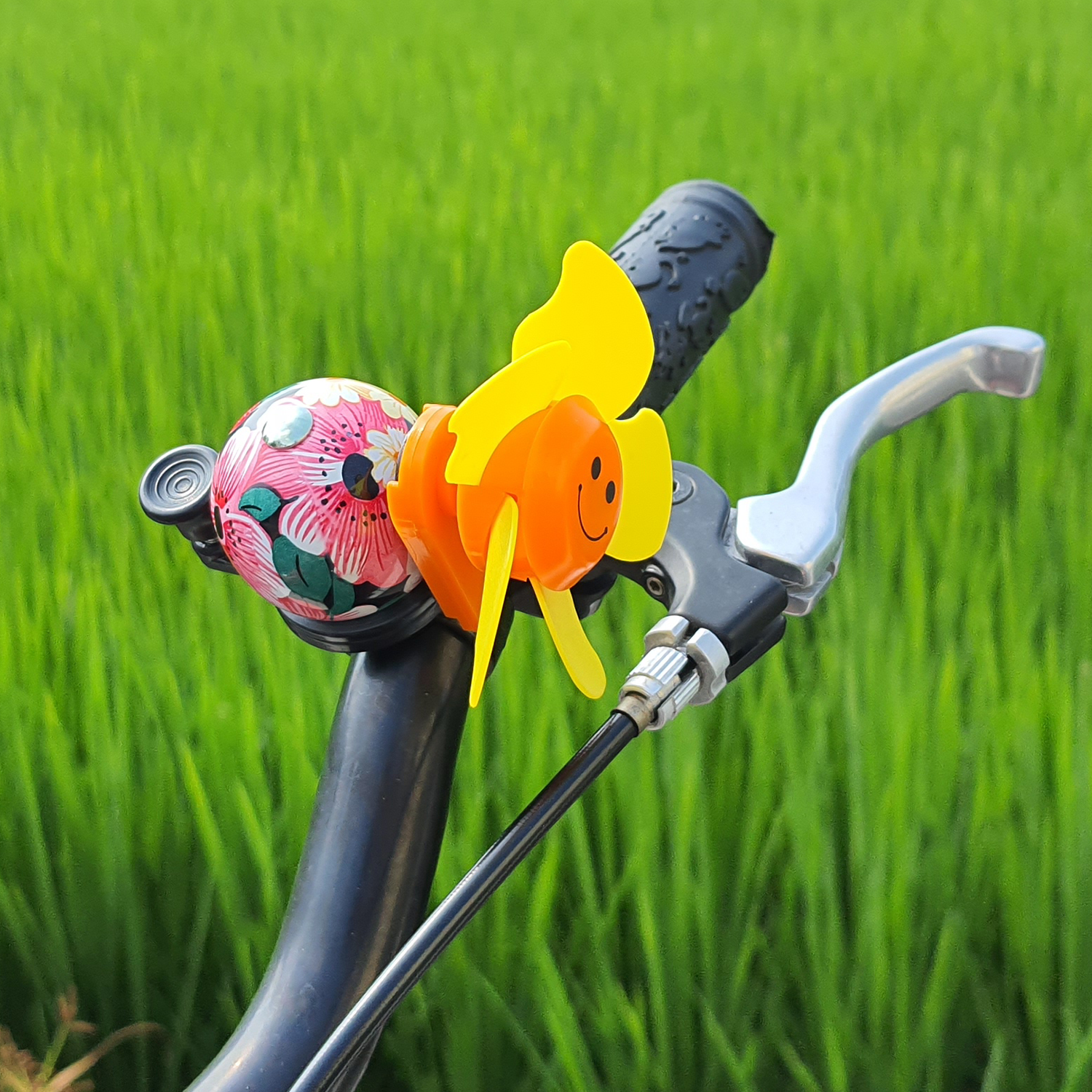 ONIPAX Sun Smile Windmill Bike Bell