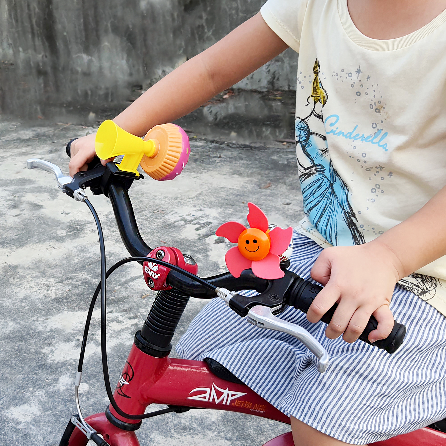 ONIPAX Sun Smile Windmill Bike Bell