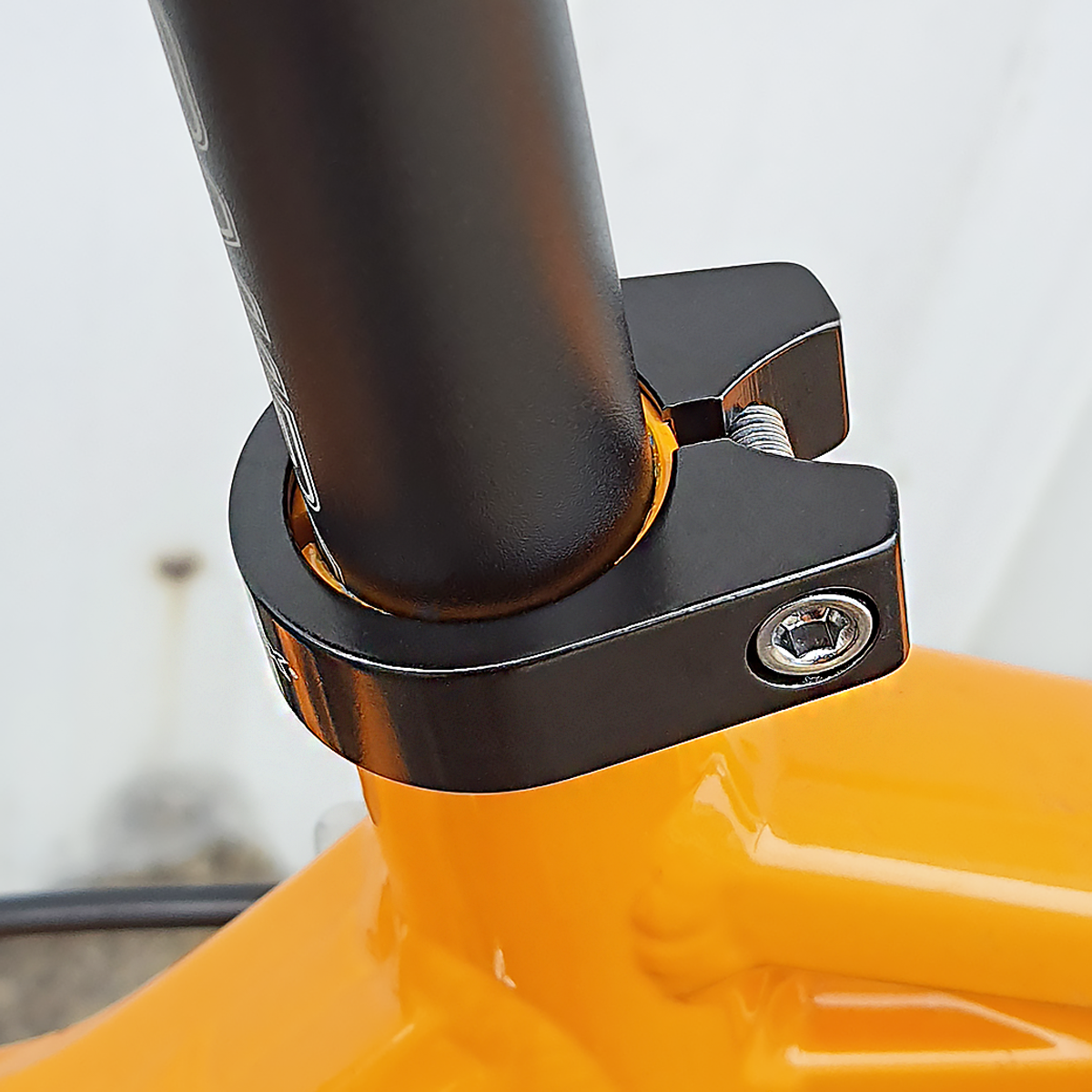 ONIPAX Bicycle Seat Post Clamp Aluminum Alloy 31.8MM/34.9MM Black